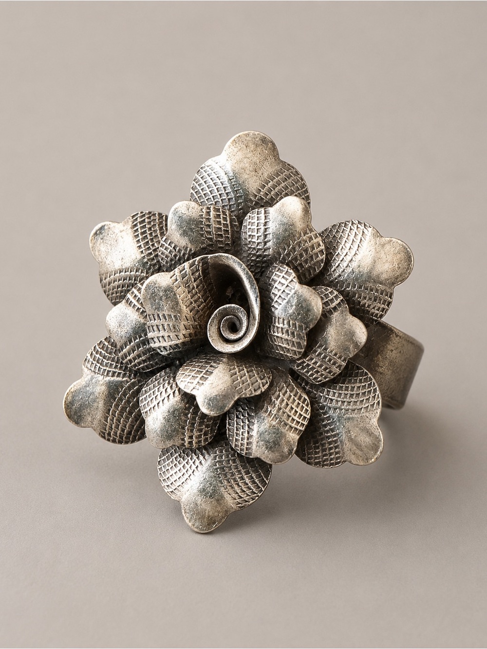 Vintage 925 Sterling Silver Thai Large Flower Statement Ring Size 7